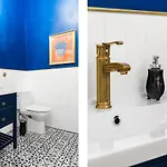 Glamorous In Heart Of Old Town