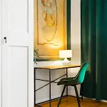 Glamorous In Heart Of Old Town Апартаменты
