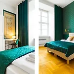 Апартаменты Glamorous In Heart Of Old Town Краков