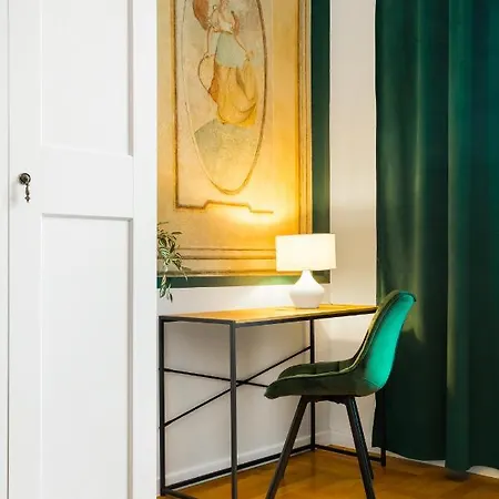 Glamorous In Heart Of Old Town Apartamento