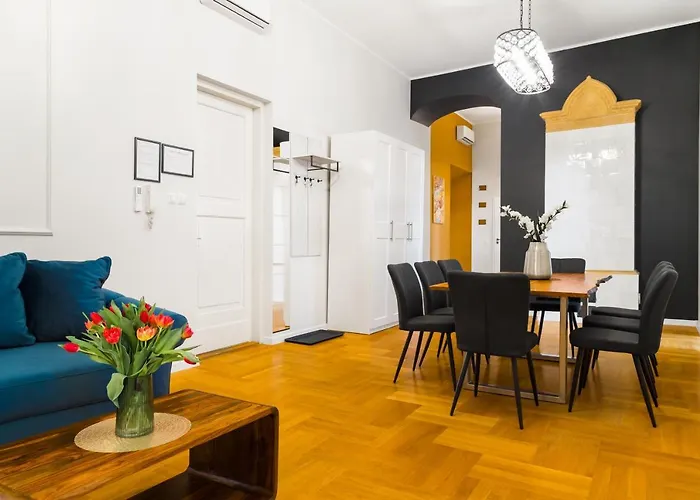 Glamorous In Heart Of Old Town Apartman *